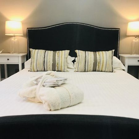 Cambridge Villa Warwick  Eksteriør bilde