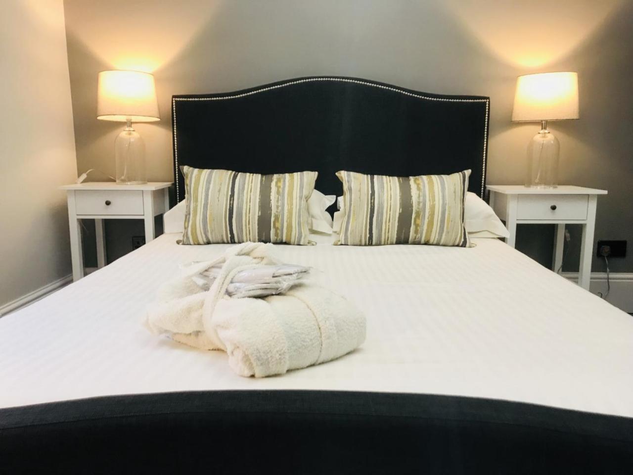 Cambridge Villa Warwick  Eksteriør bilde